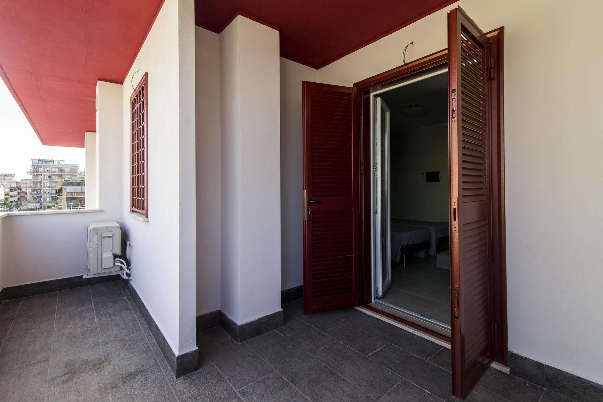 Guest House Roma Express Ladispoli Exterior photo